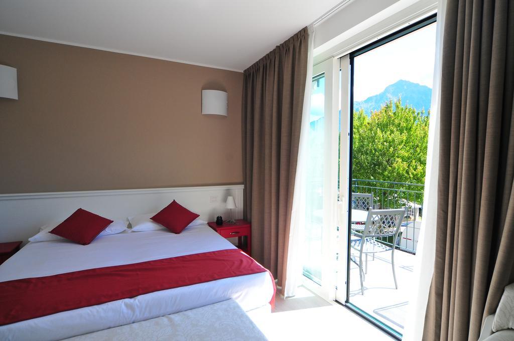 Hotel Resort Le Vele โดมาโซ ภายนอก รูปภาพ